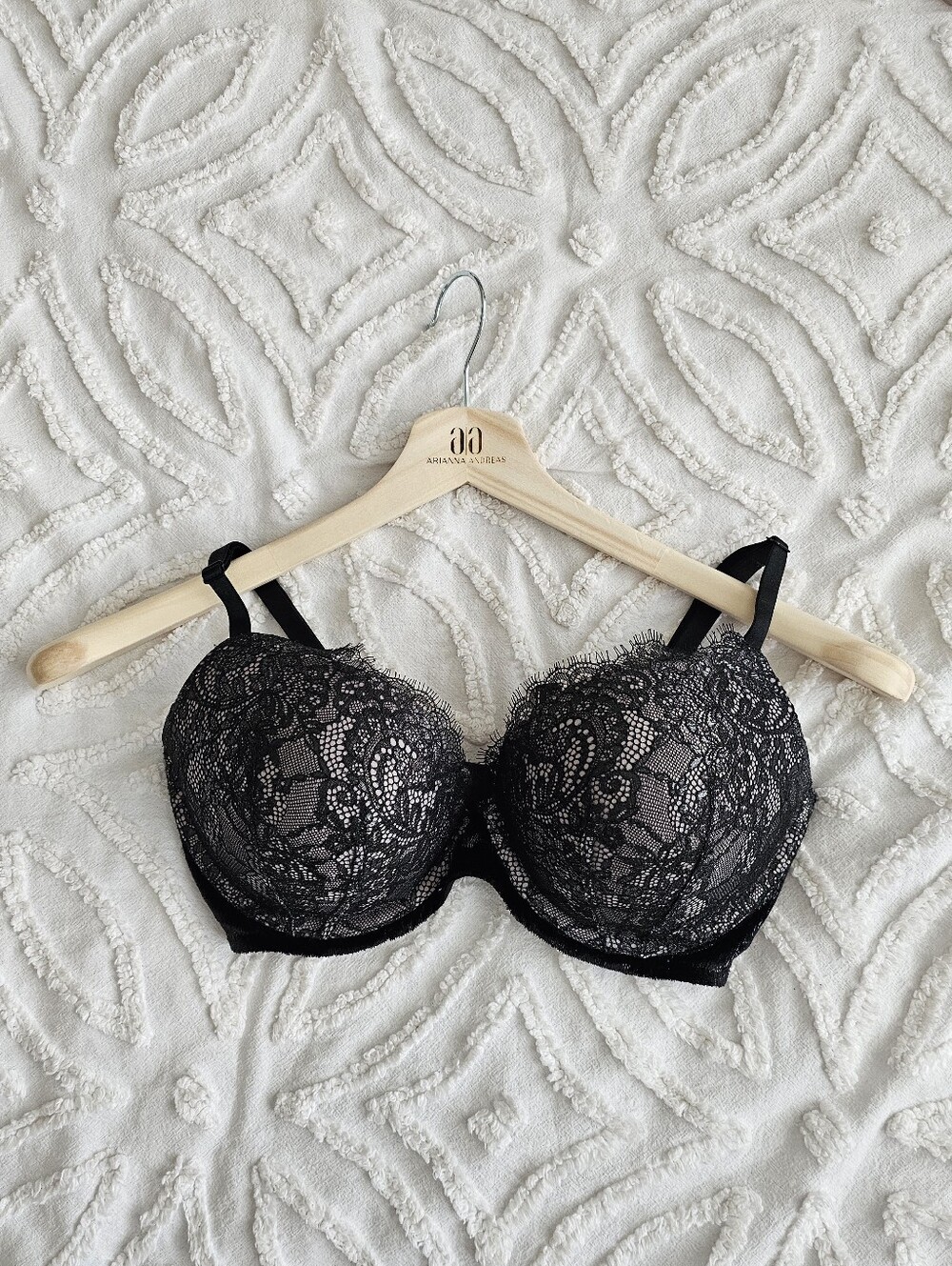 VS Lace Push-Up Bra in Black - 34 DD
